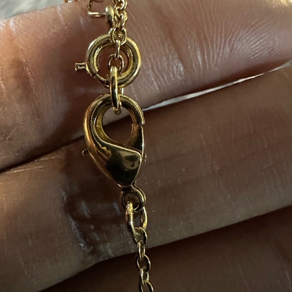 Avon FAVORITE TREASURE PENDANT NECKLACE- LOCK AND KEY - Picture 7 of 15